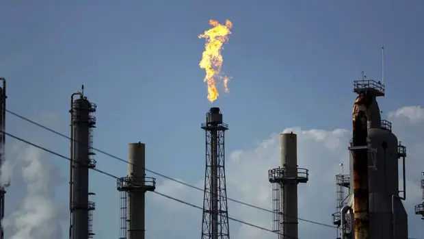 UEA küresel petrol talebi tahminini düşürdü